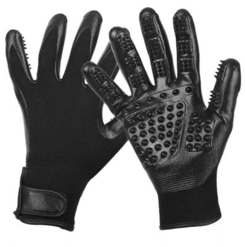 Pet cleaning supplies, cat gloves, pet hair removal brushes, dog bath gloves, brushes, pet massage gloves